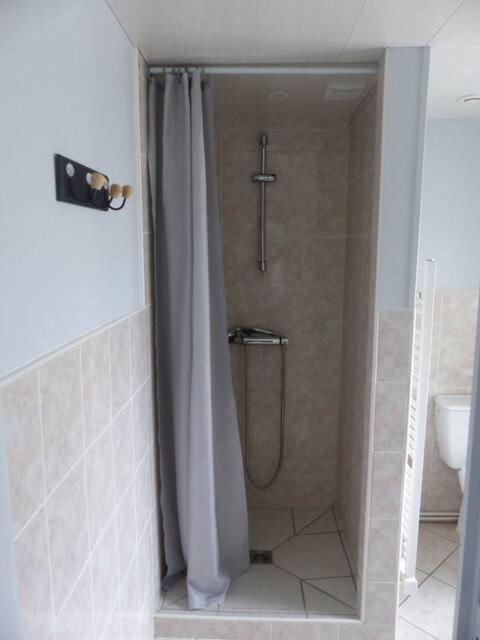 Jolie maison pour 4 à 6 personnes Ellon Esterno foto